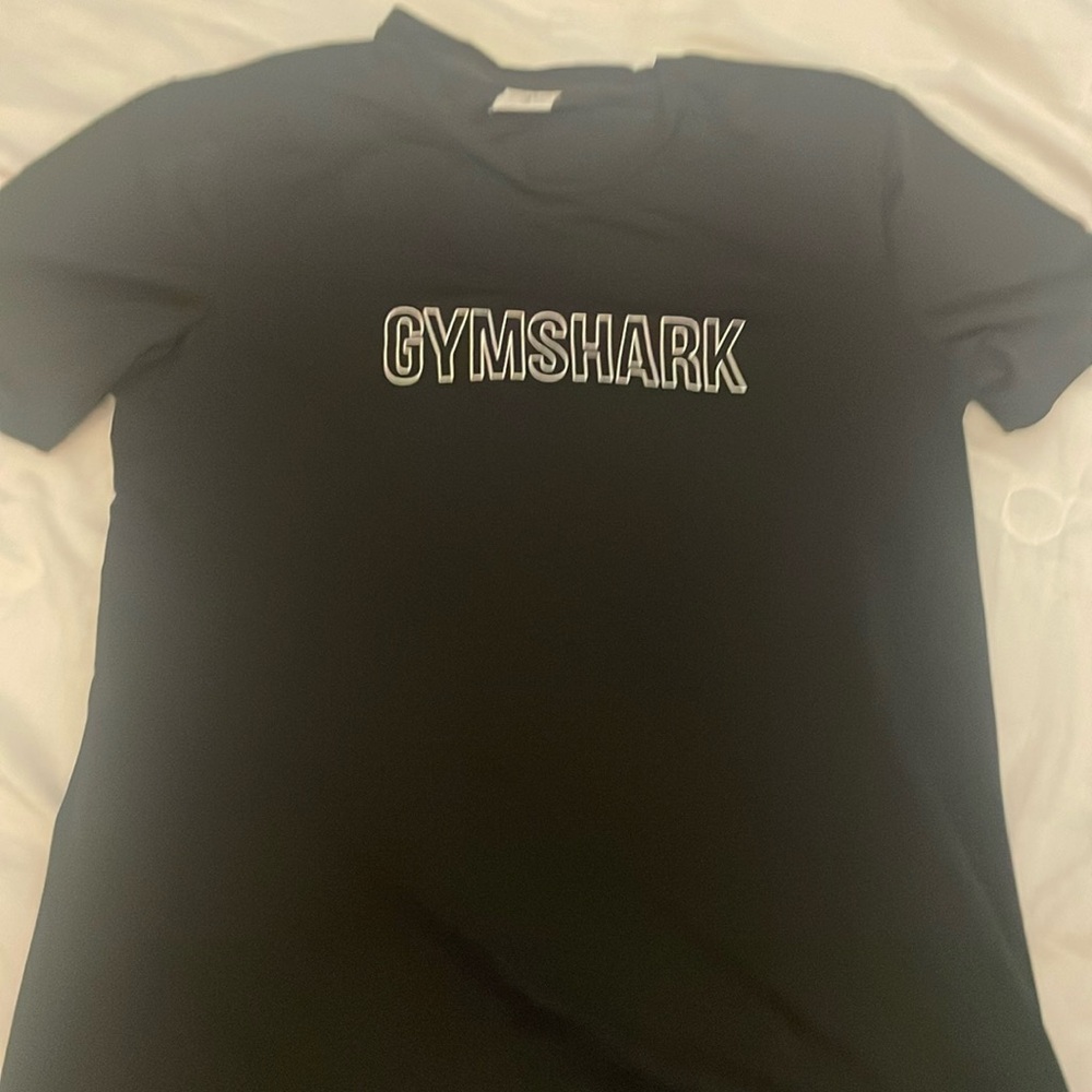 Mens medium gym shark shirt